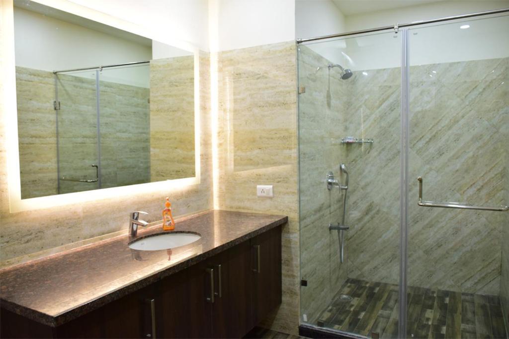 When In Gurgaon - Artemis Hospital 1 Min Walk, Fortis & Medanta 4 Mins Drive Exteriér fotografie